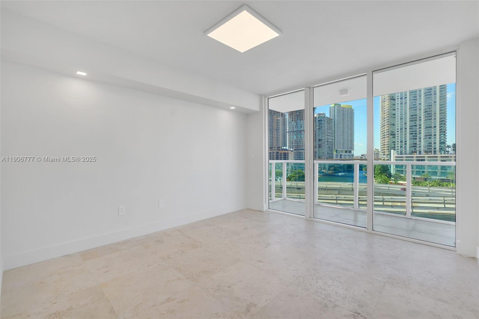 BRICKELL ON THE RIVER N T - Residential