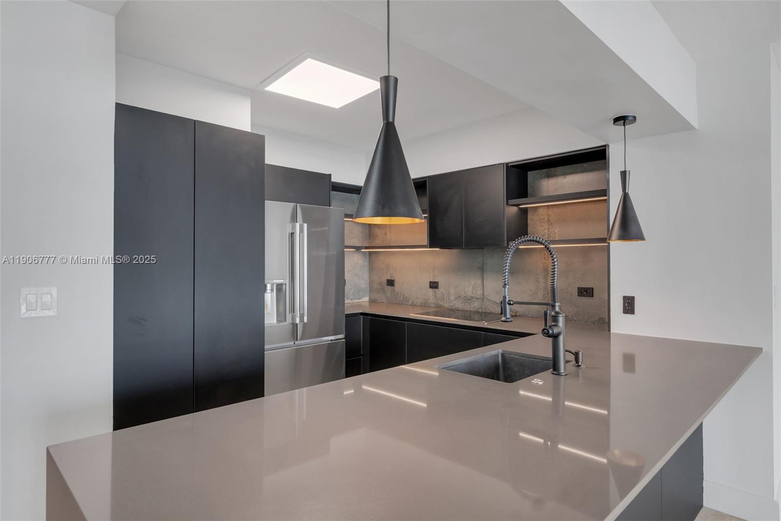 BRICKELL ON THE RIVER N T - Residential