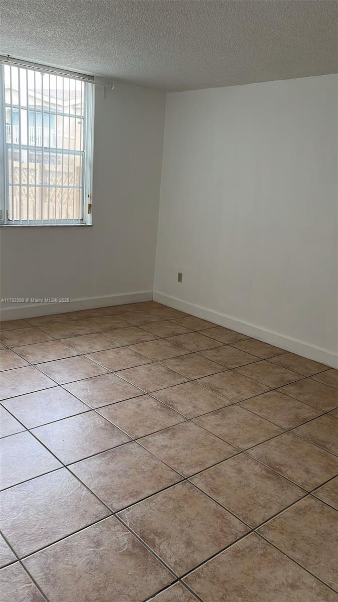 Rental Property at 4430 Nw 79th Ave 1D, Doral, Miami-Dade County, Florida - Bedrooms: 2 
Bathrooms: 2  - $2,450 MO.
