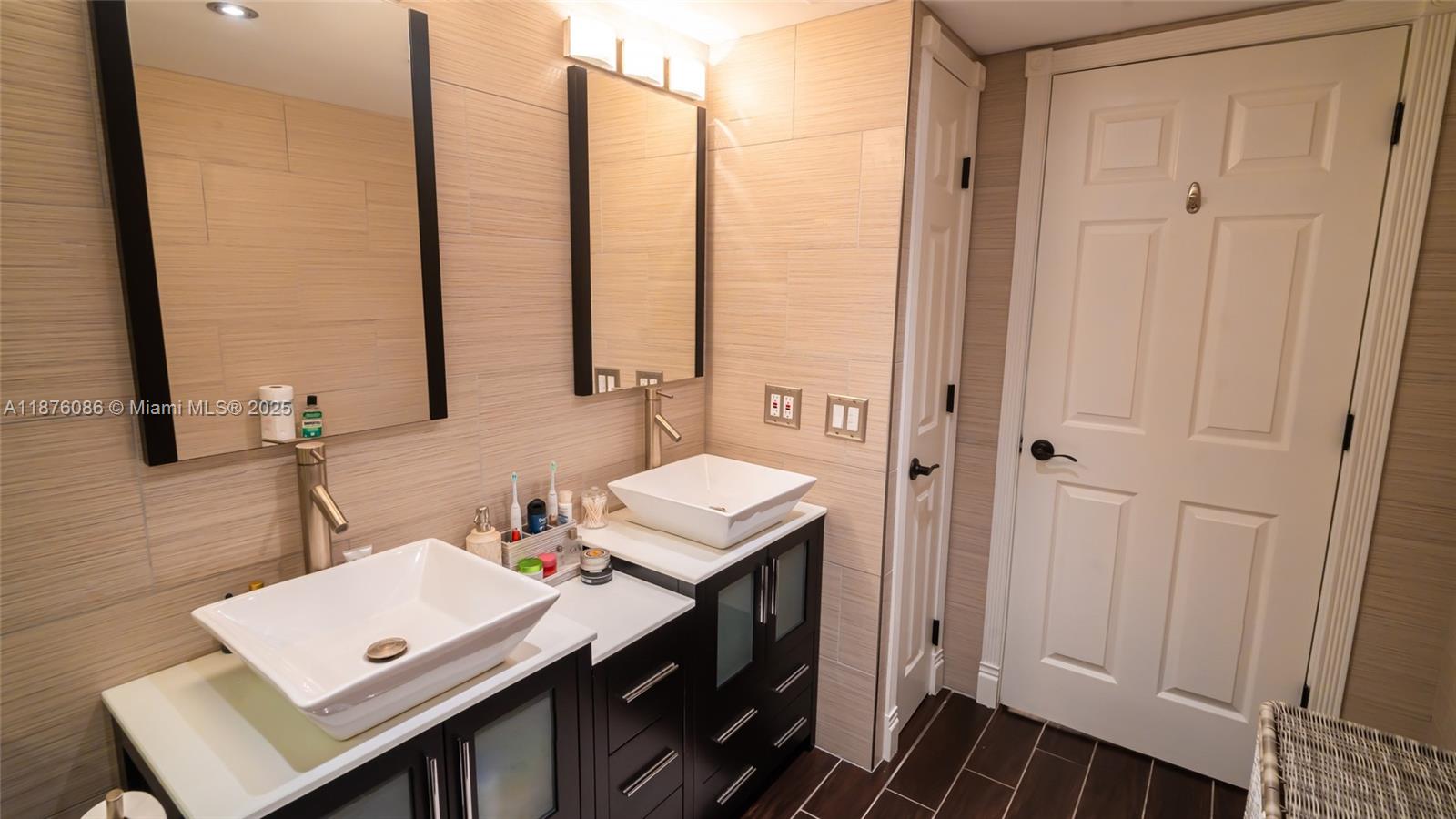 BOCA TEECA CONDO 9 - Residential