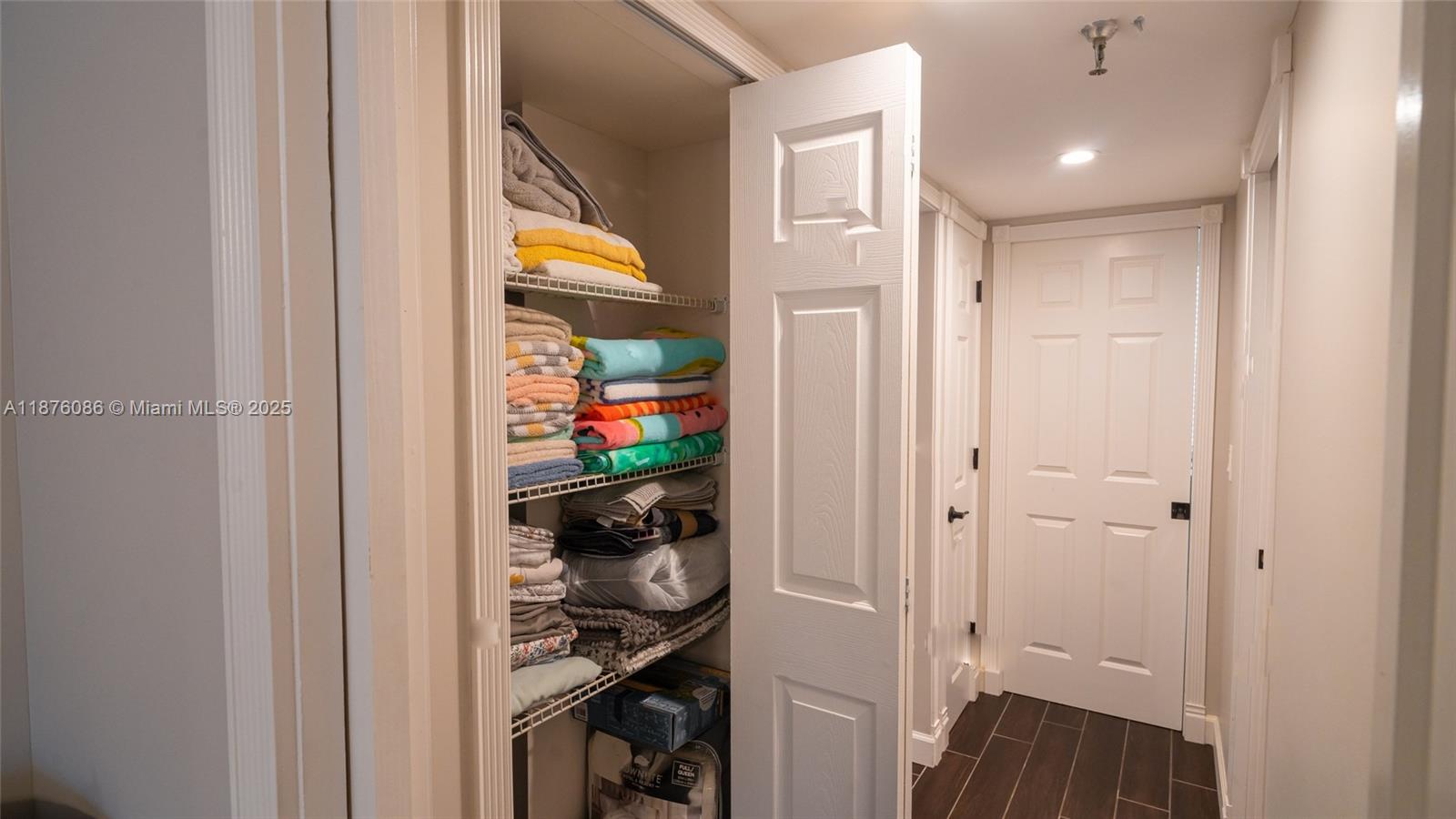 BOCA TEECA CONDO 9 - Residential