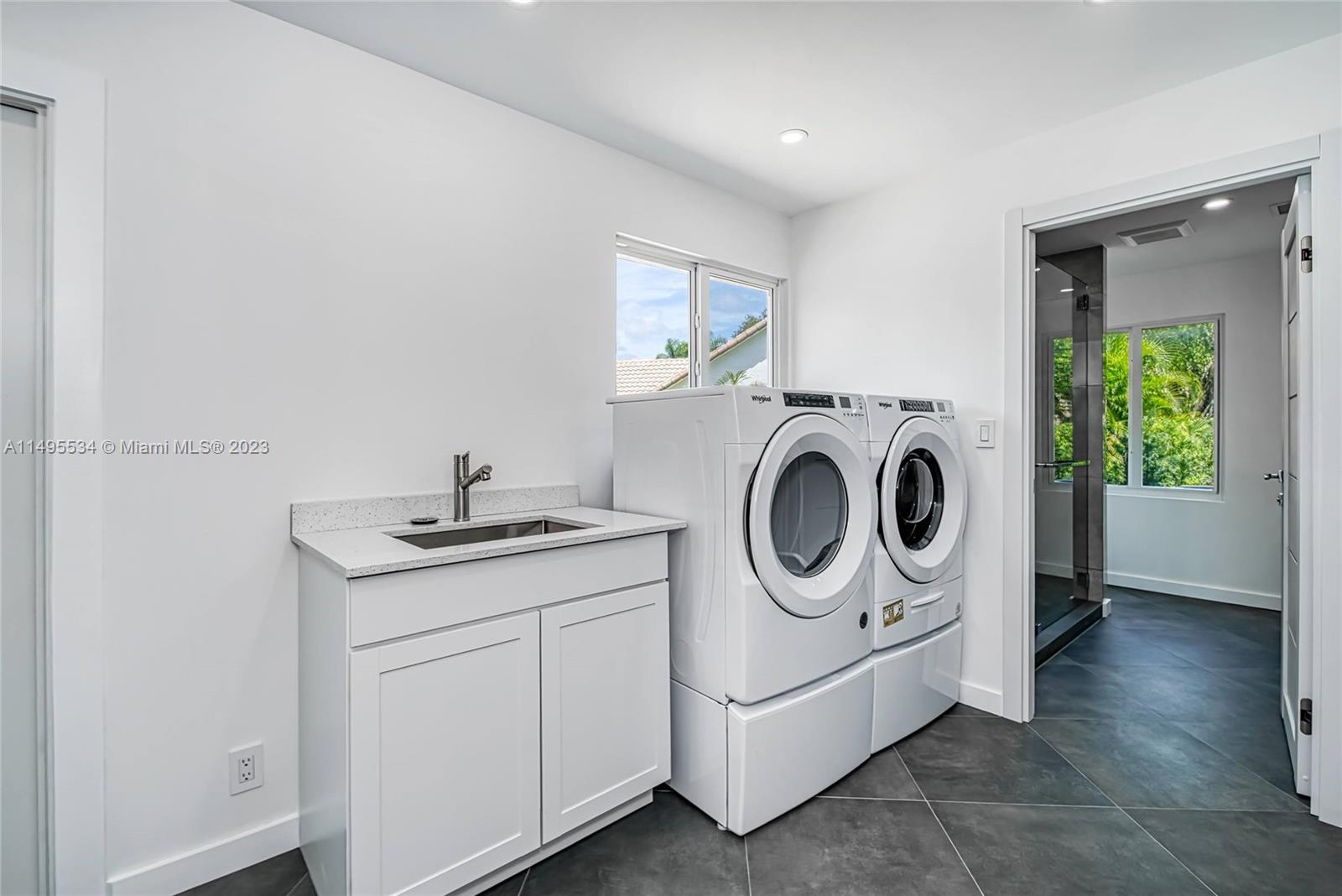 WOODFIELD HUNT CLUB - Residential