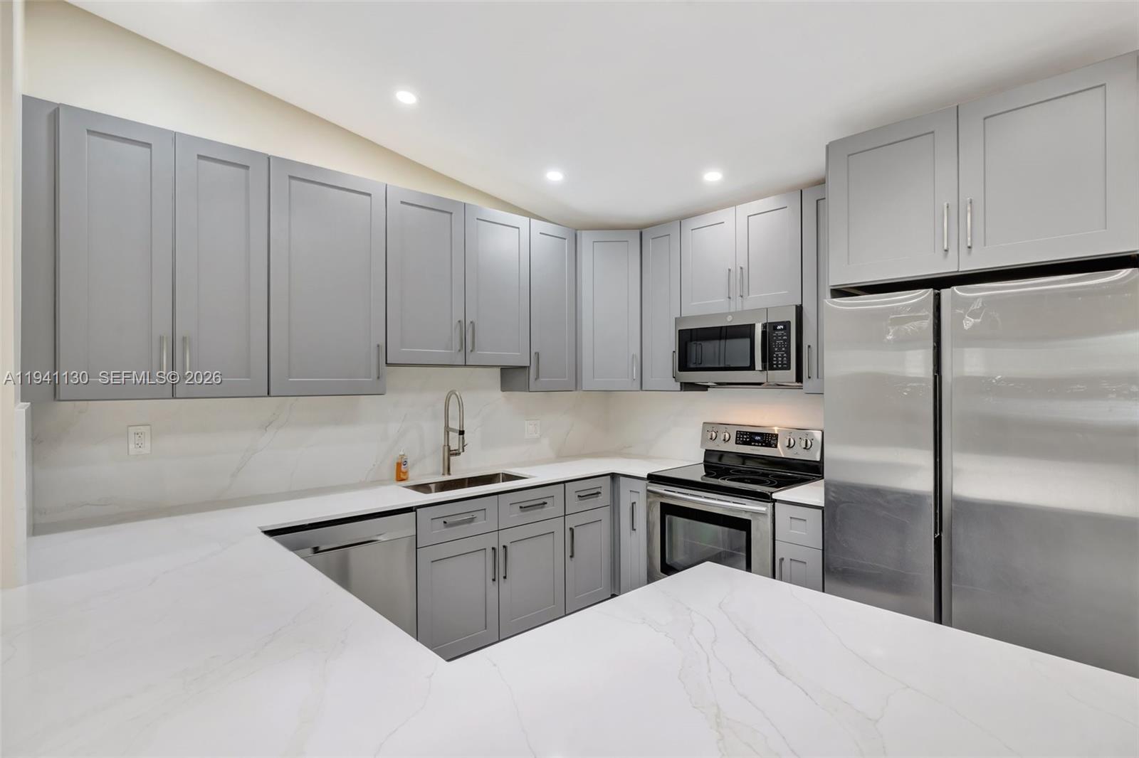 RIVERLAND VILLAGE SEC 1 R - Residential Lease