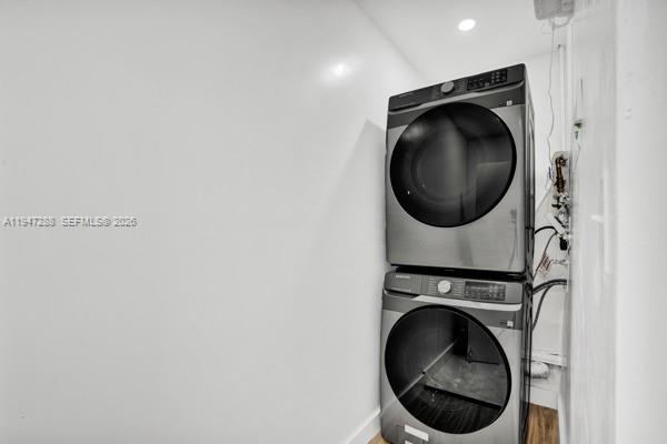 LAKES OF THE MEADOW-MEADO - Residential