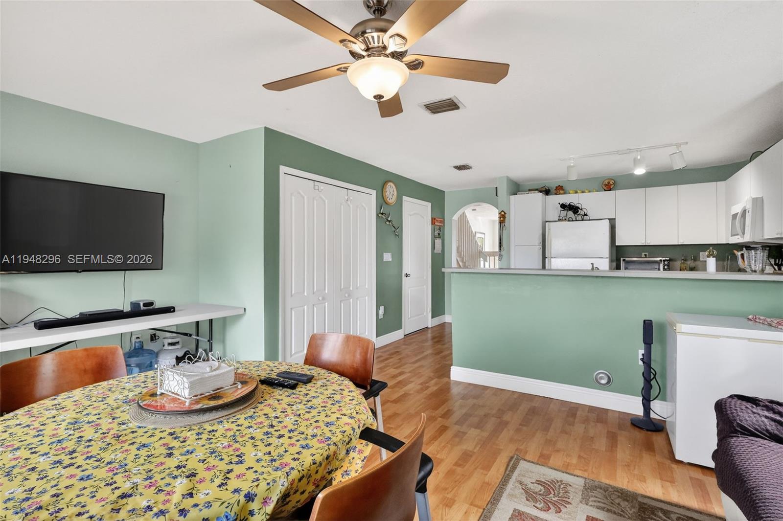 MELROSE POINT CONDO - Residential