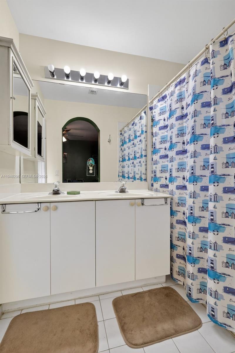 MELROSE POINT CONDO - Residential