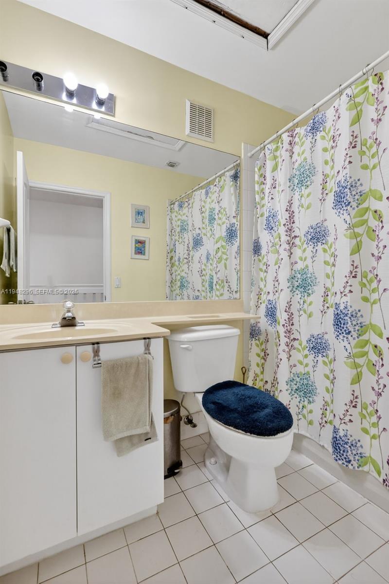 MELROSE POINT CONDO - Residential