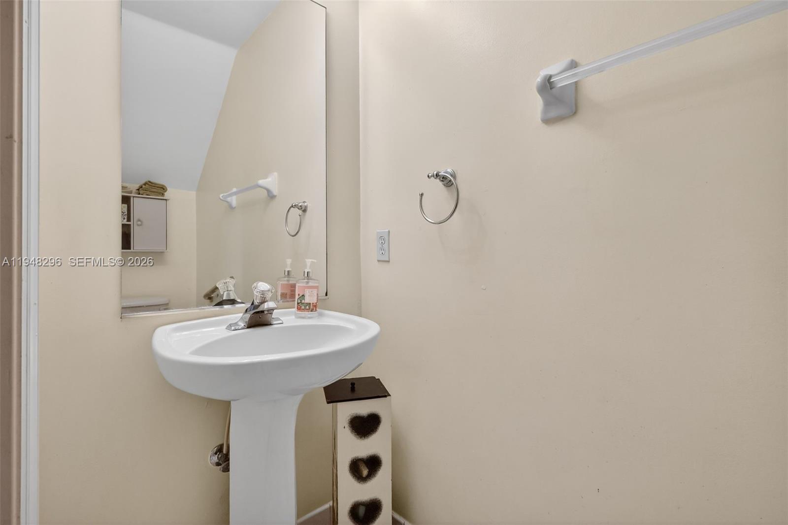 MELROSE POINT CONDO - Residential