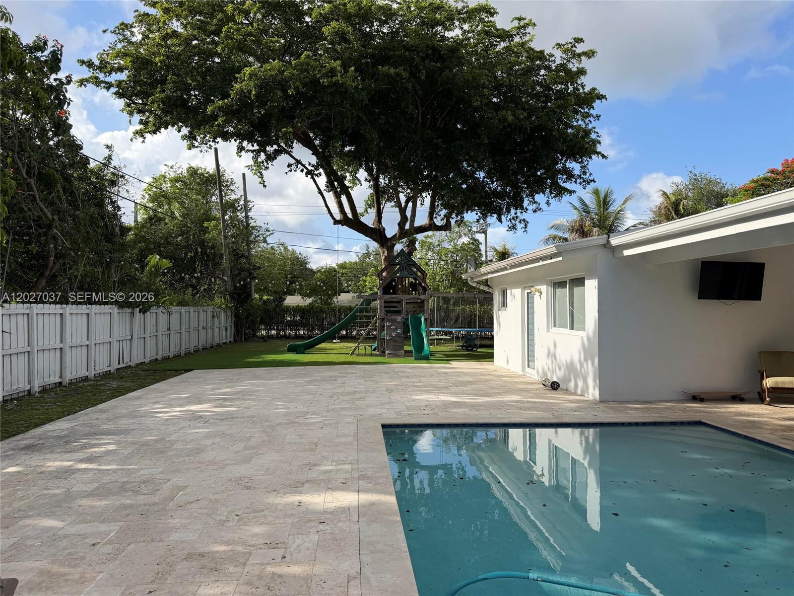SUNILAND MANOR - Residential