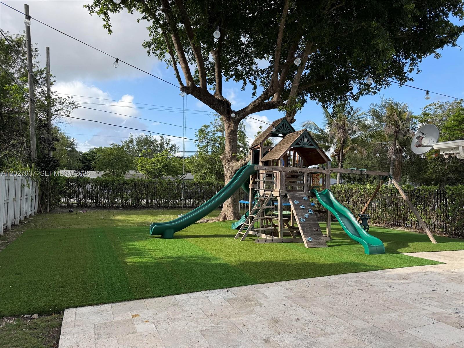 SUNILAND MANOR - Residential