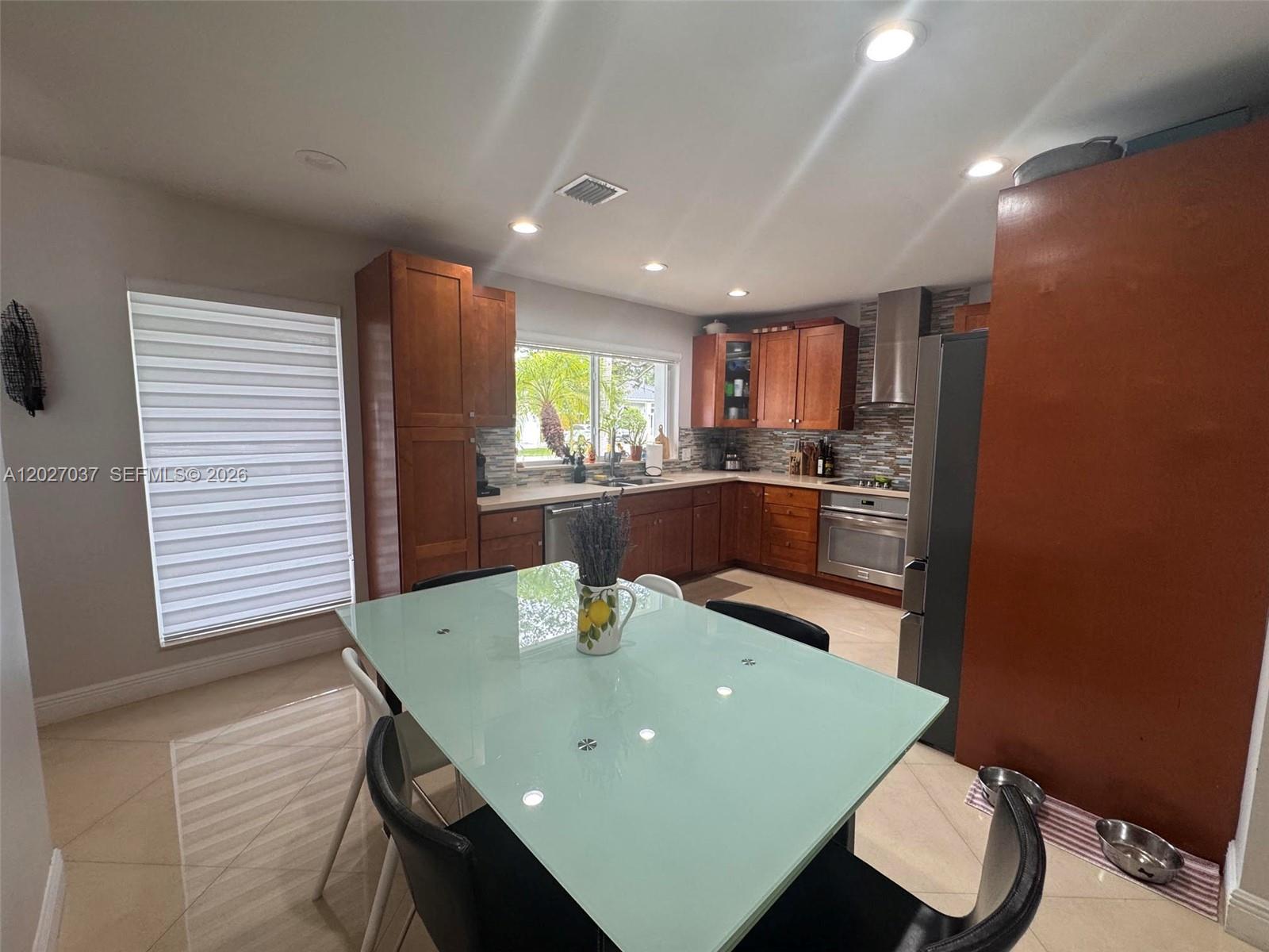 SUNILAND MANOR - Residential