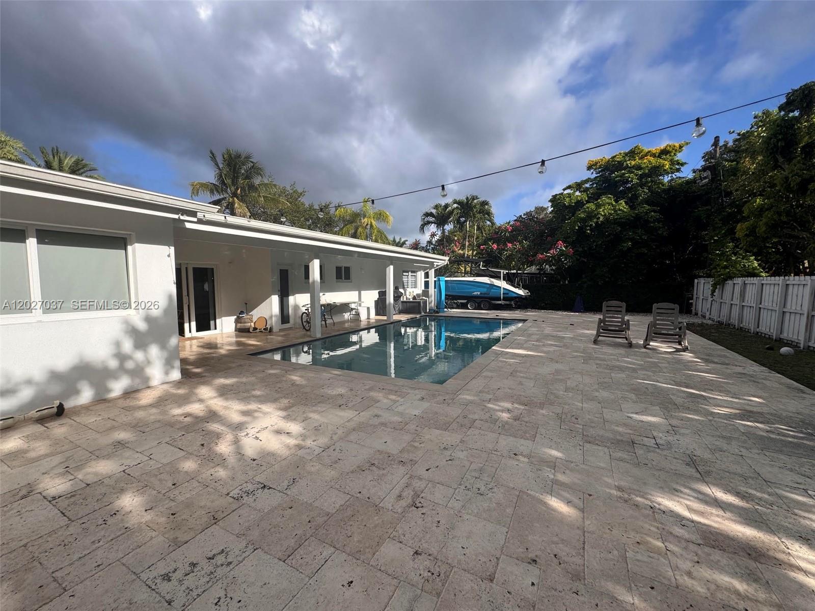 SUNILAND MANOR - Residential