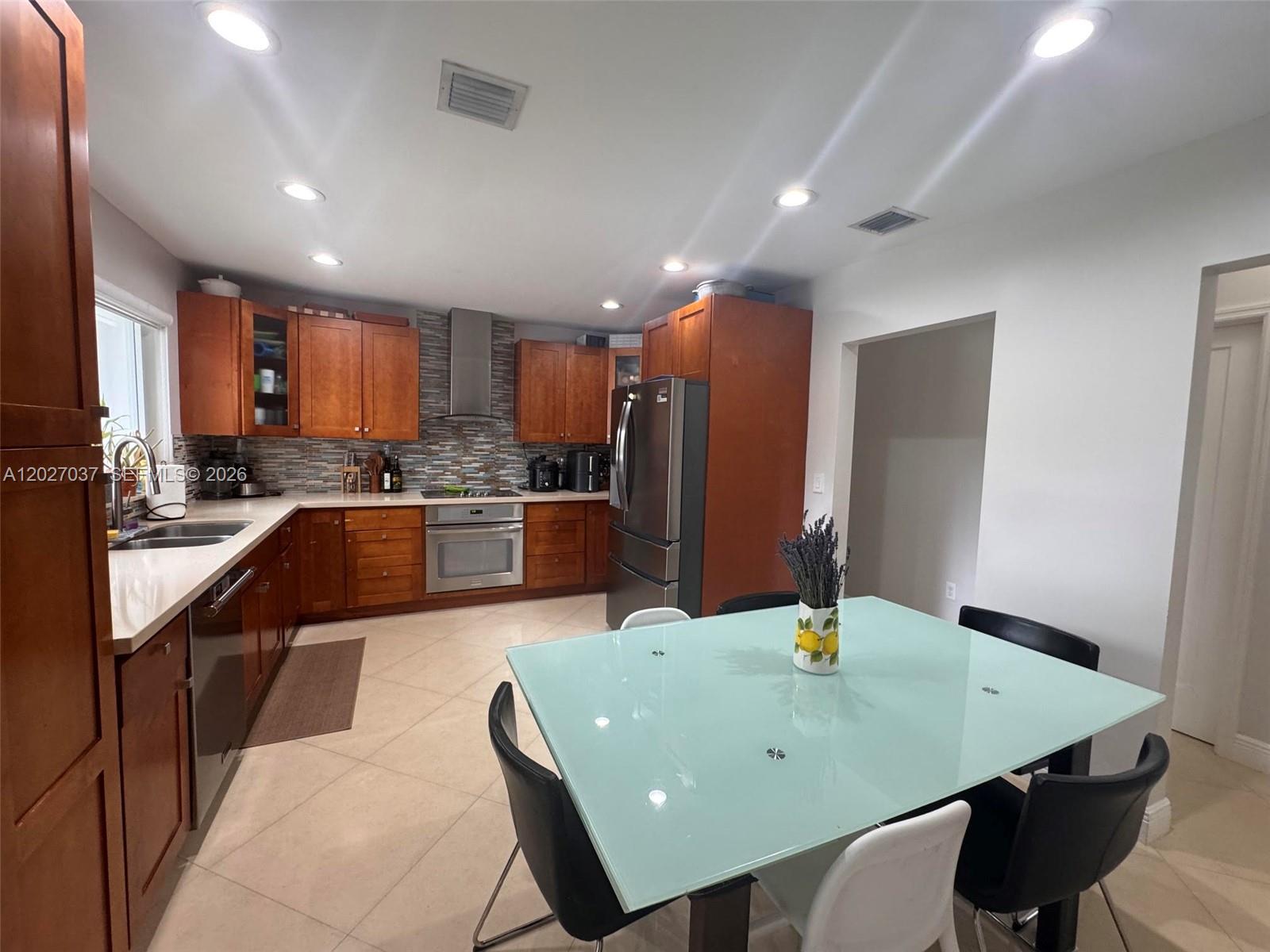 SUNILAND MANOR - Residential