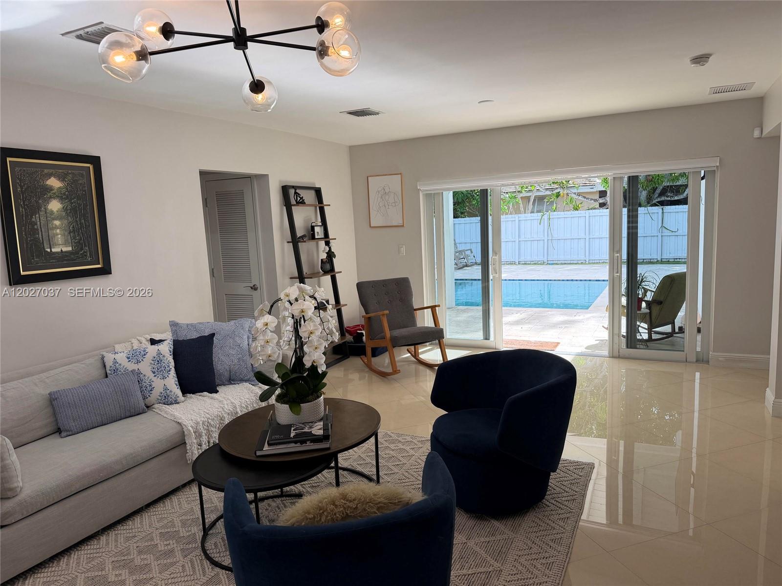 SUNILAND MANOR - Residential