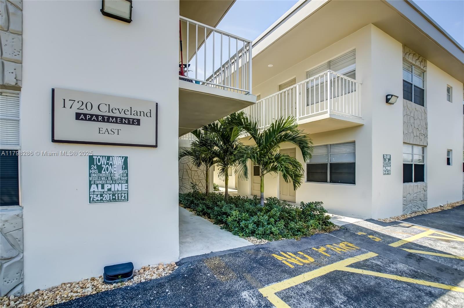 1720 Cleveland St 104E, Hollywood, Broward County, Florida - 1 Bedrooms  
1 Bathrooms - 