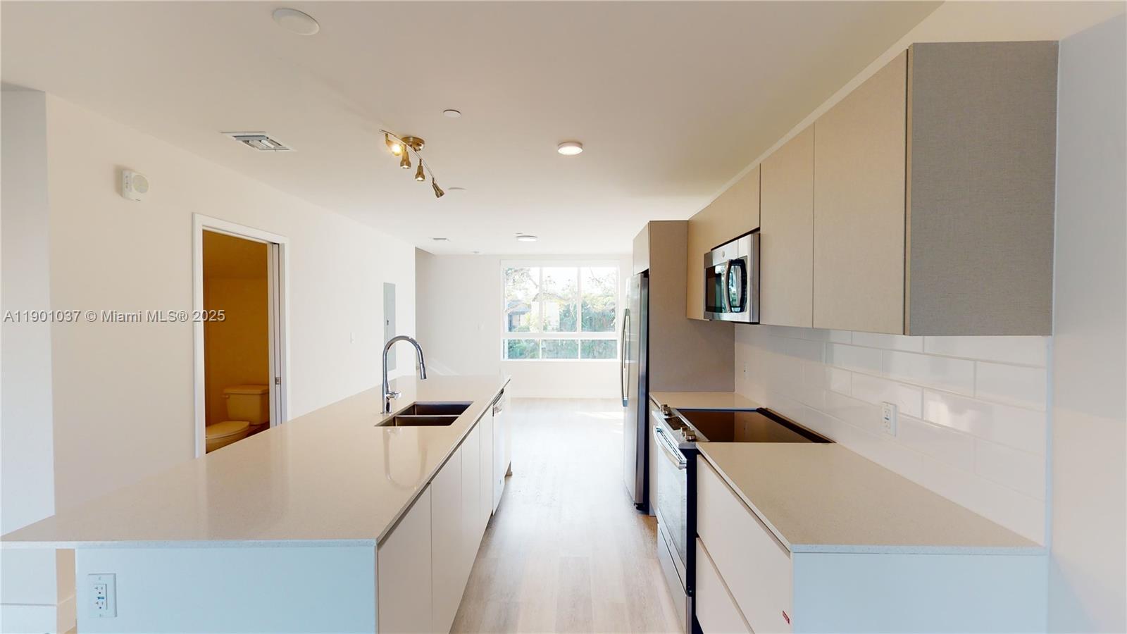 RIVERWOOD - Residential Lease