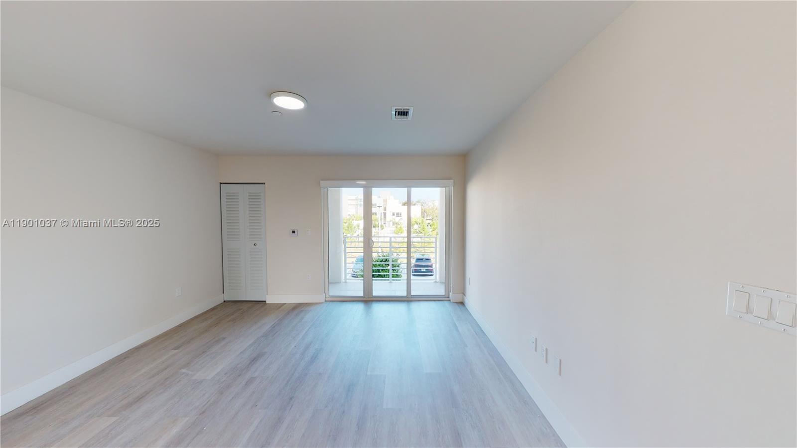 RIVERWOOD - Residential Lease