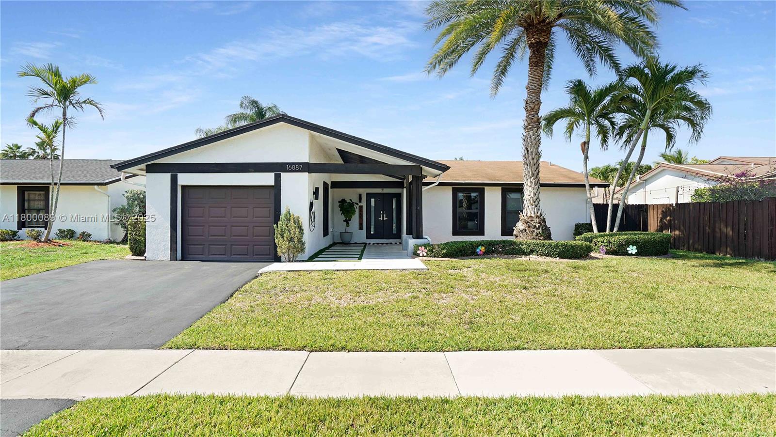 Rental Property at 16887 Royal Poinciana Dr 16887, Weston, Broward County, Florida - Bedrooms: 3 
Bathrooms: 2  - $5,300 MO.