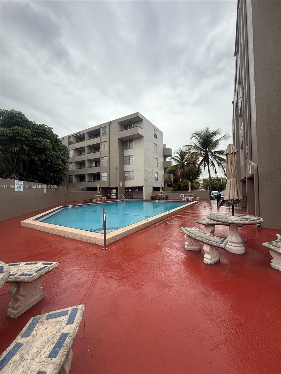 SANDALWOOD CONDO APTS - Residential Lease