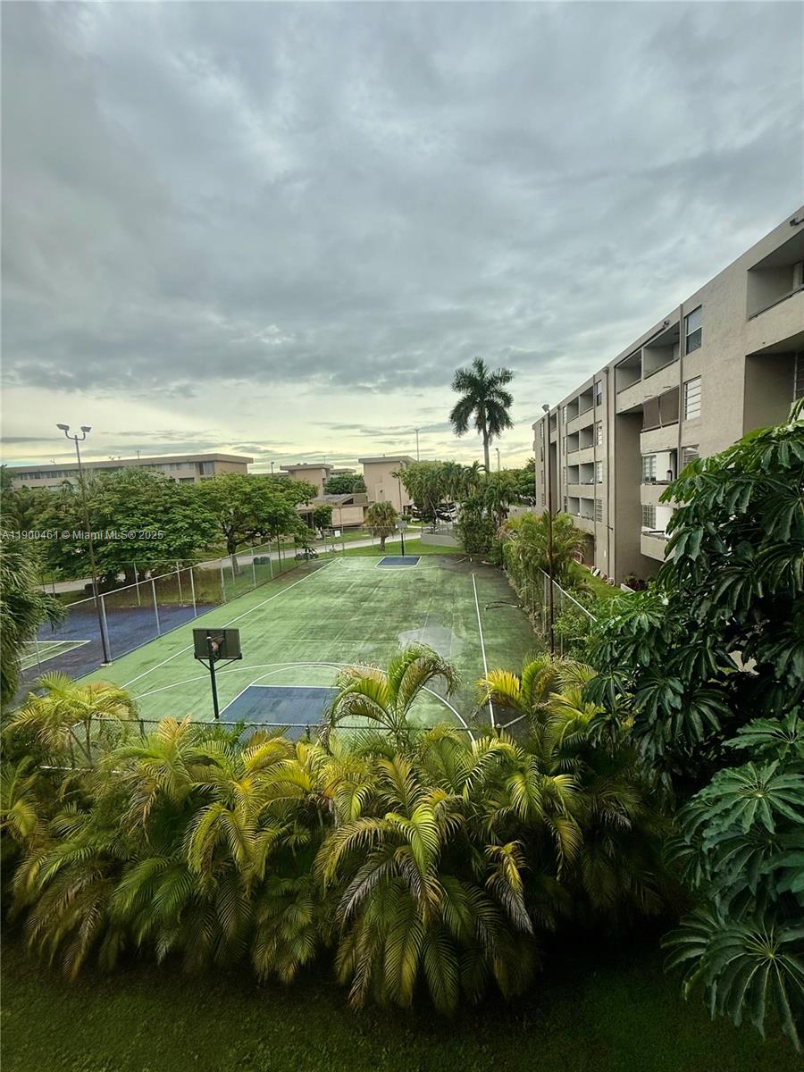 SANDALWOOD CONDO APTS - Residential Lease