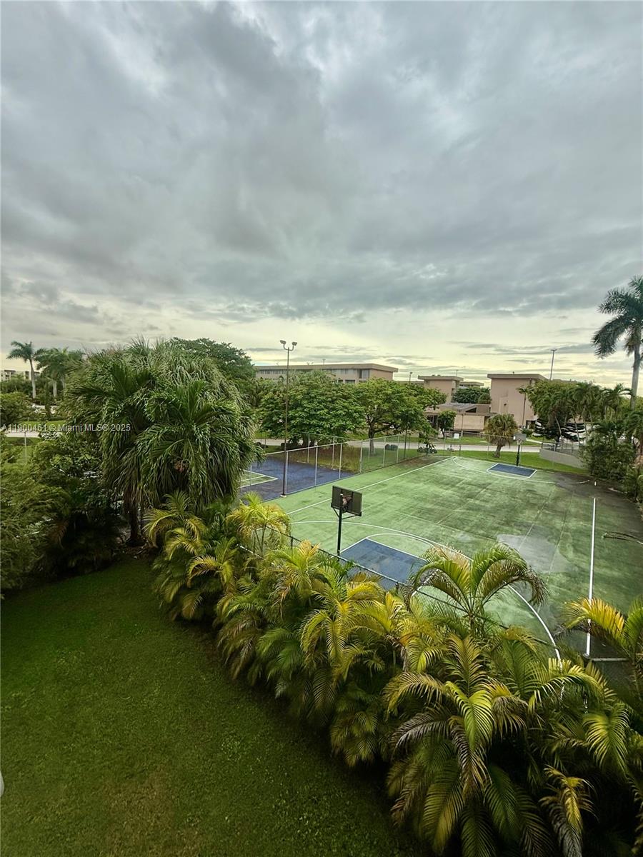 SANDALWOOD CONDO APTS - Residential Lease