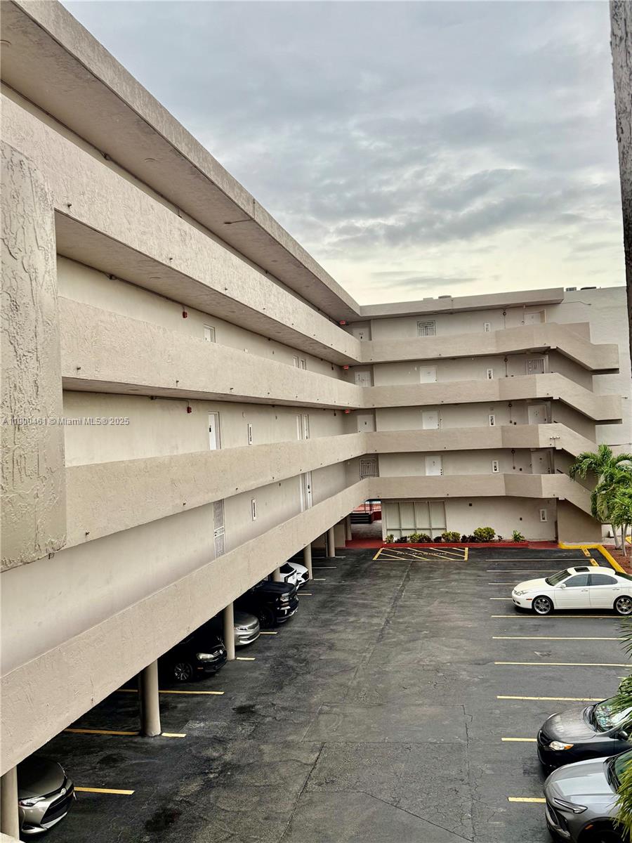 SANDALWOOD CONDO APTS - Residential Lease