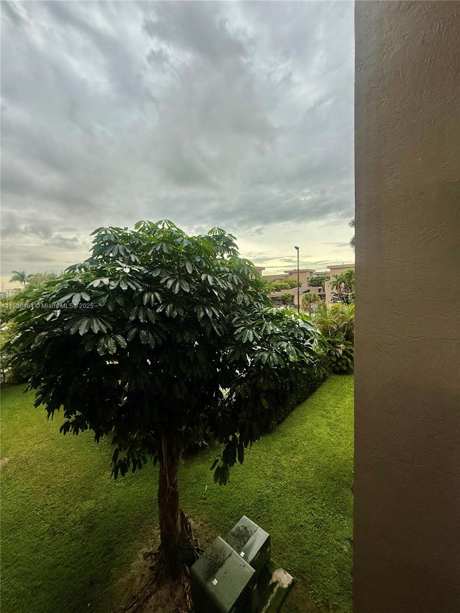 SANDALWOOD CONDO APTS - Residential Lease