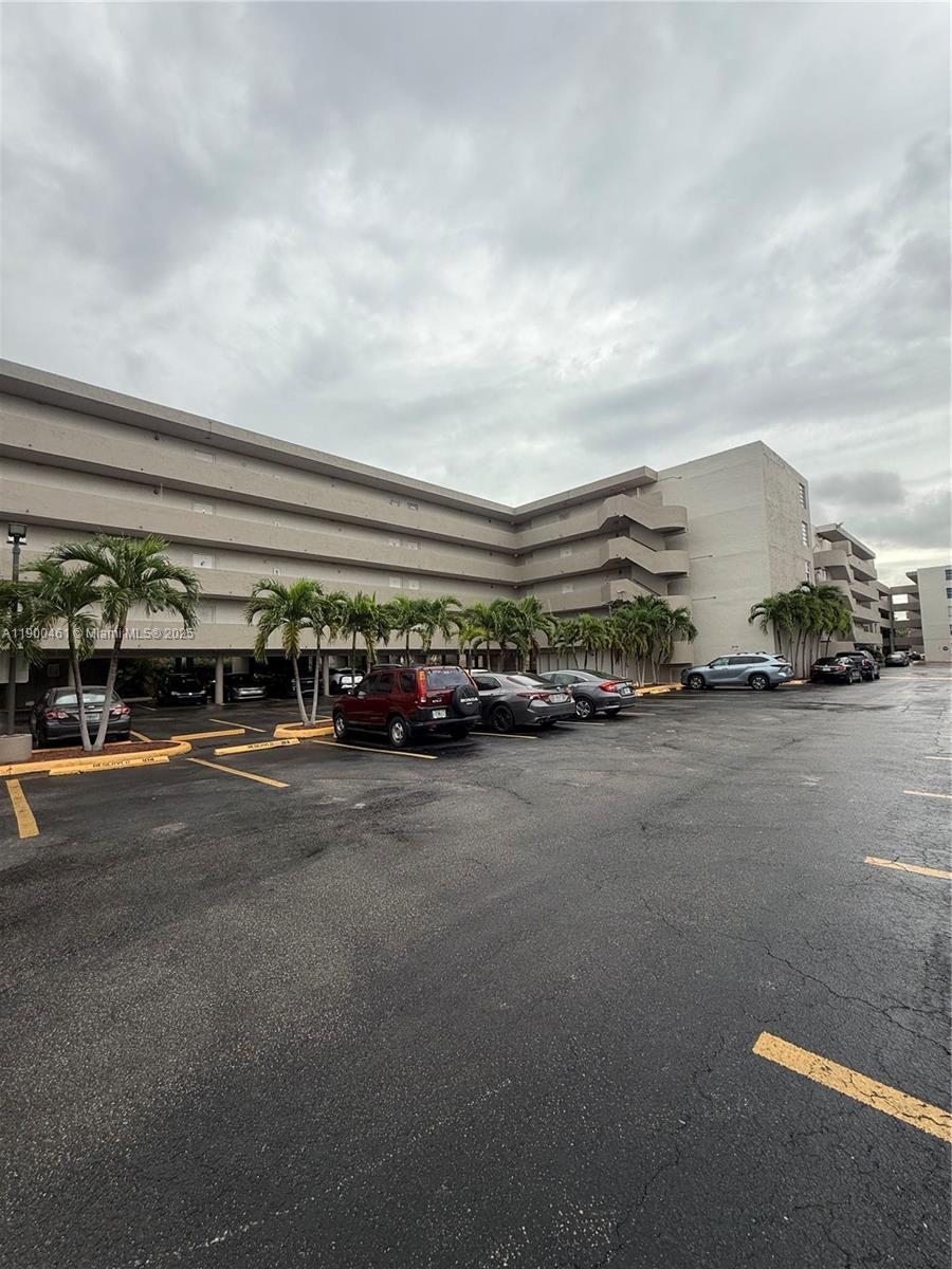 SANDALWOOD CONDO APTS - Residential Lease