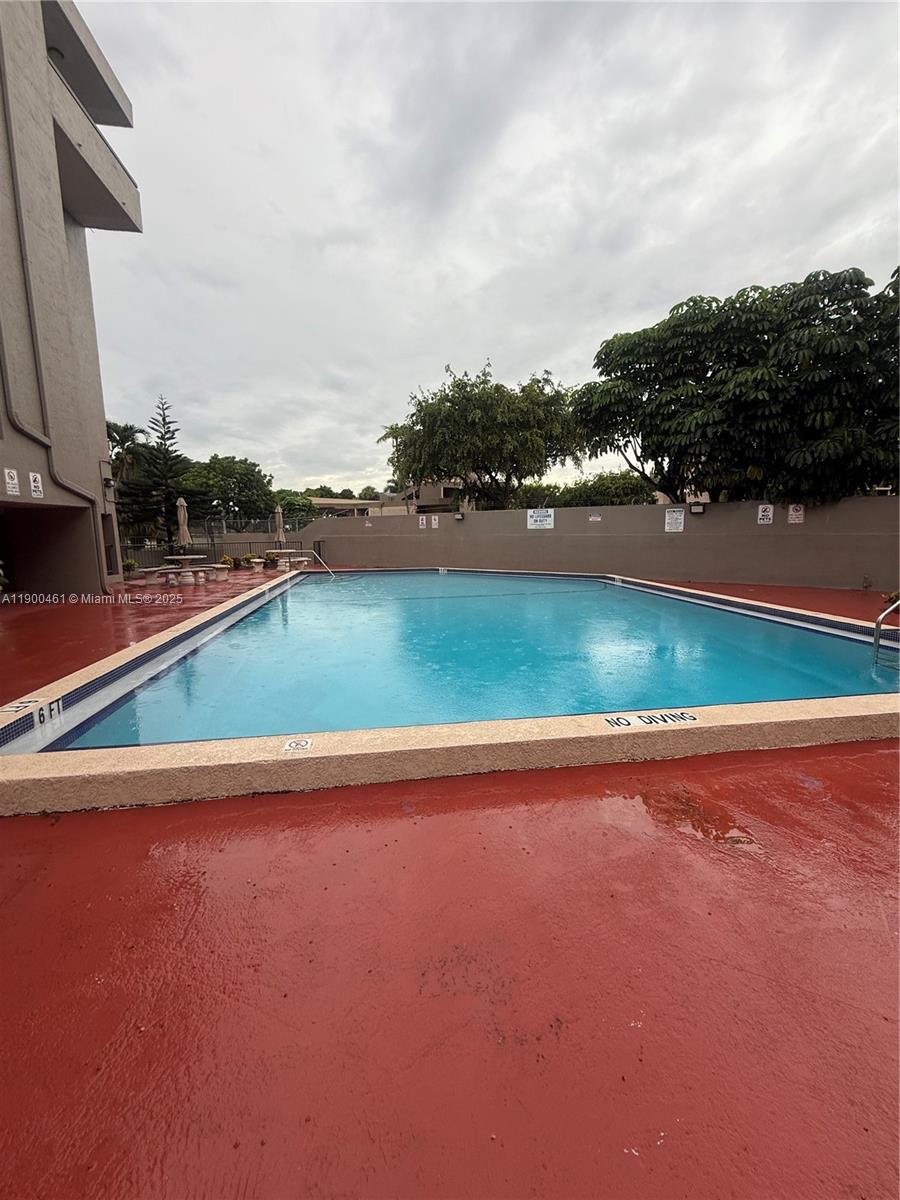 SANDALWOOD CONDO APTS - Residential Lease