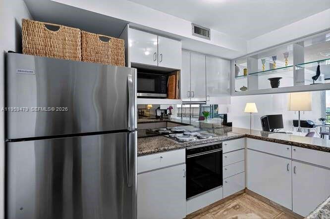 YACHT HARBOUR CONDO - Residential