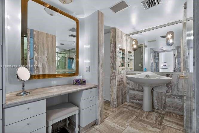 YACHT HARBOUR CONDO - Residential