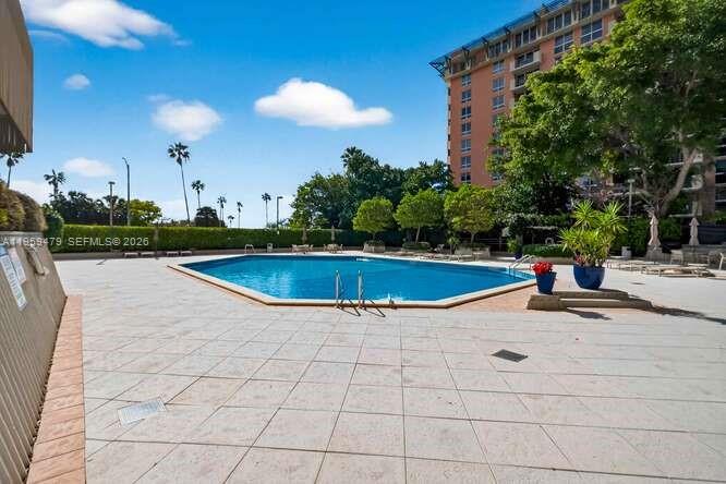 YACHT HARBOUR CONDO - Residential