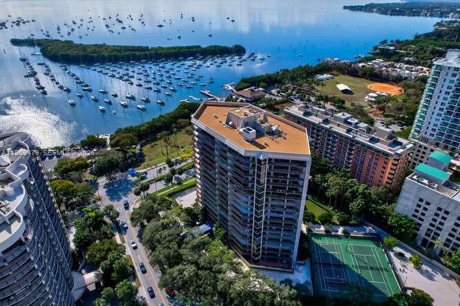 YACHT HARBOUR CONDO - Residential