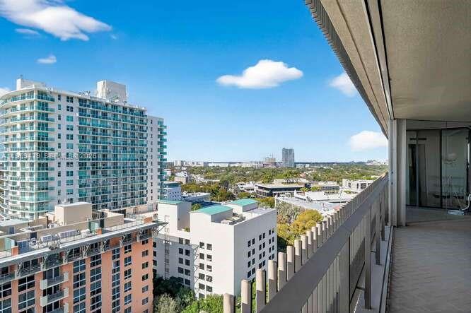 YACHT HARBOUR CONDO - Residential