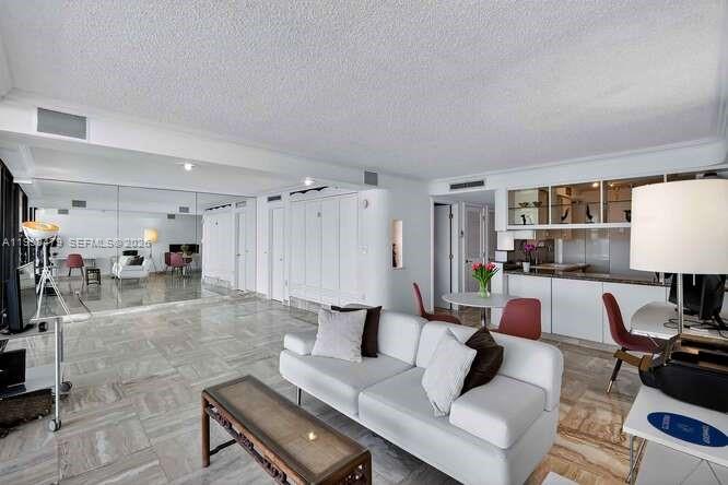 YACHT HARBOUR CONDO - Residential