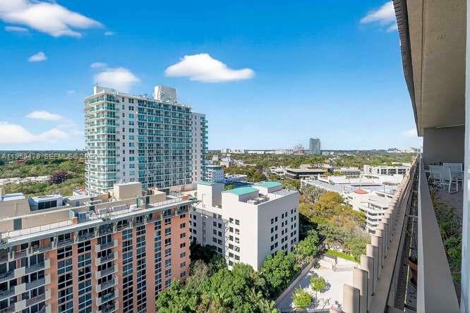 YACHT HARBOUR CONDO - Residential