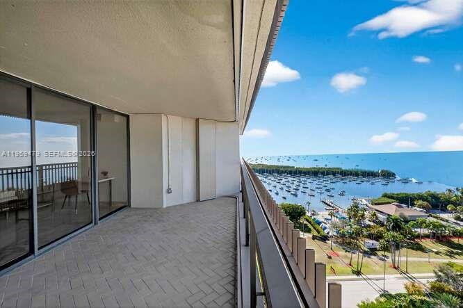 YACHT HARBOUR CONDO - Residential