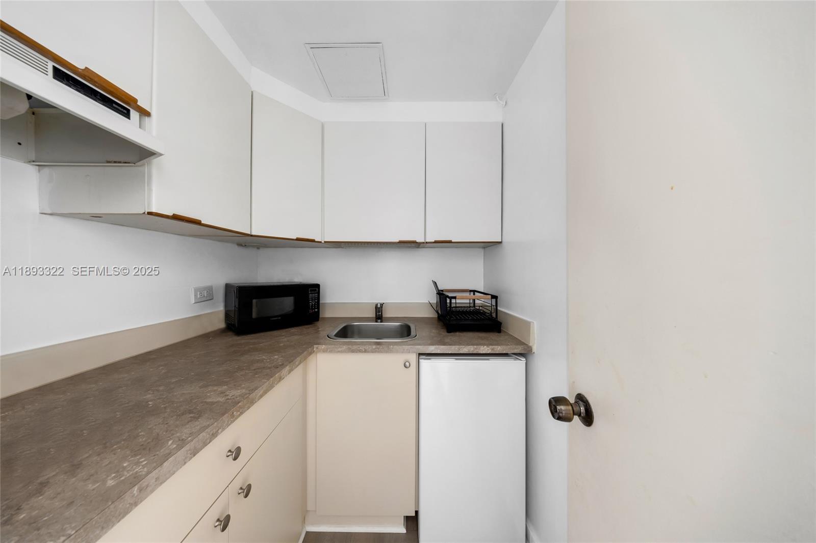 DAVID WILLIAM HOTEL CONDO - Residential Lease