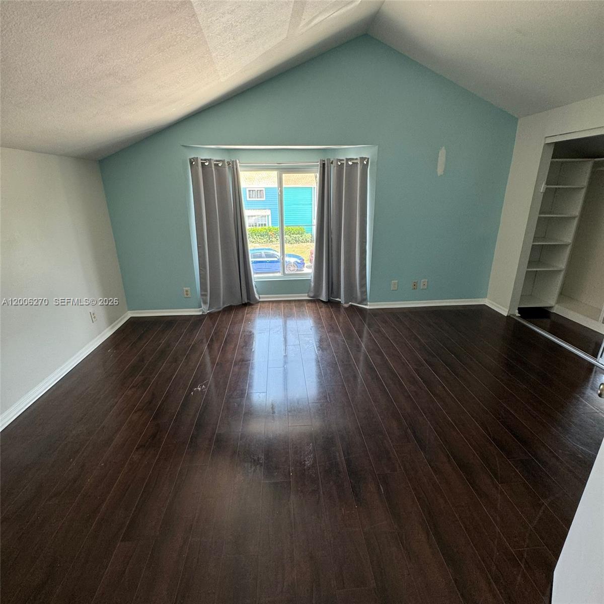 VICTORIA WOODS 1 - Residential