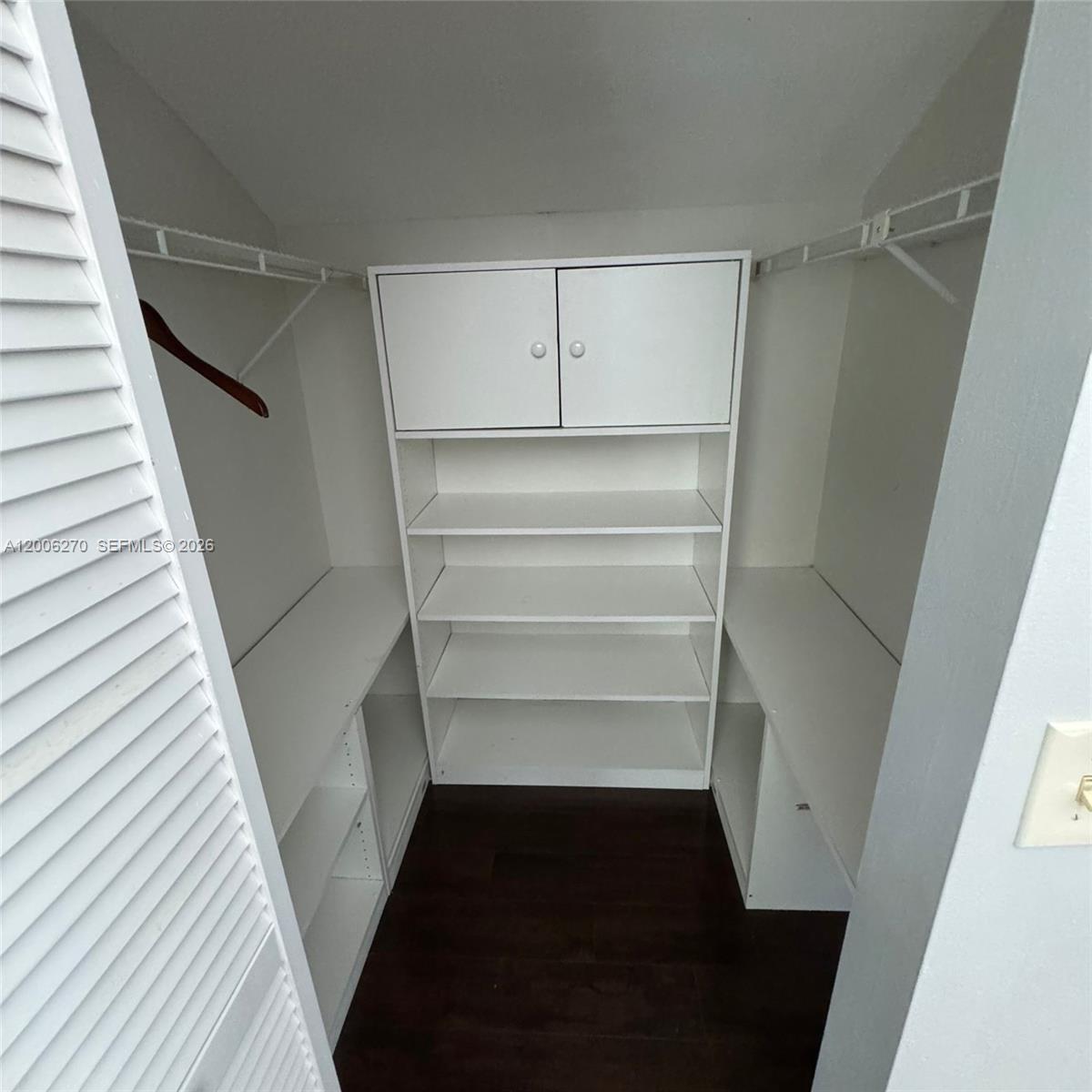 VICTORIA WOODS 1 - Residential