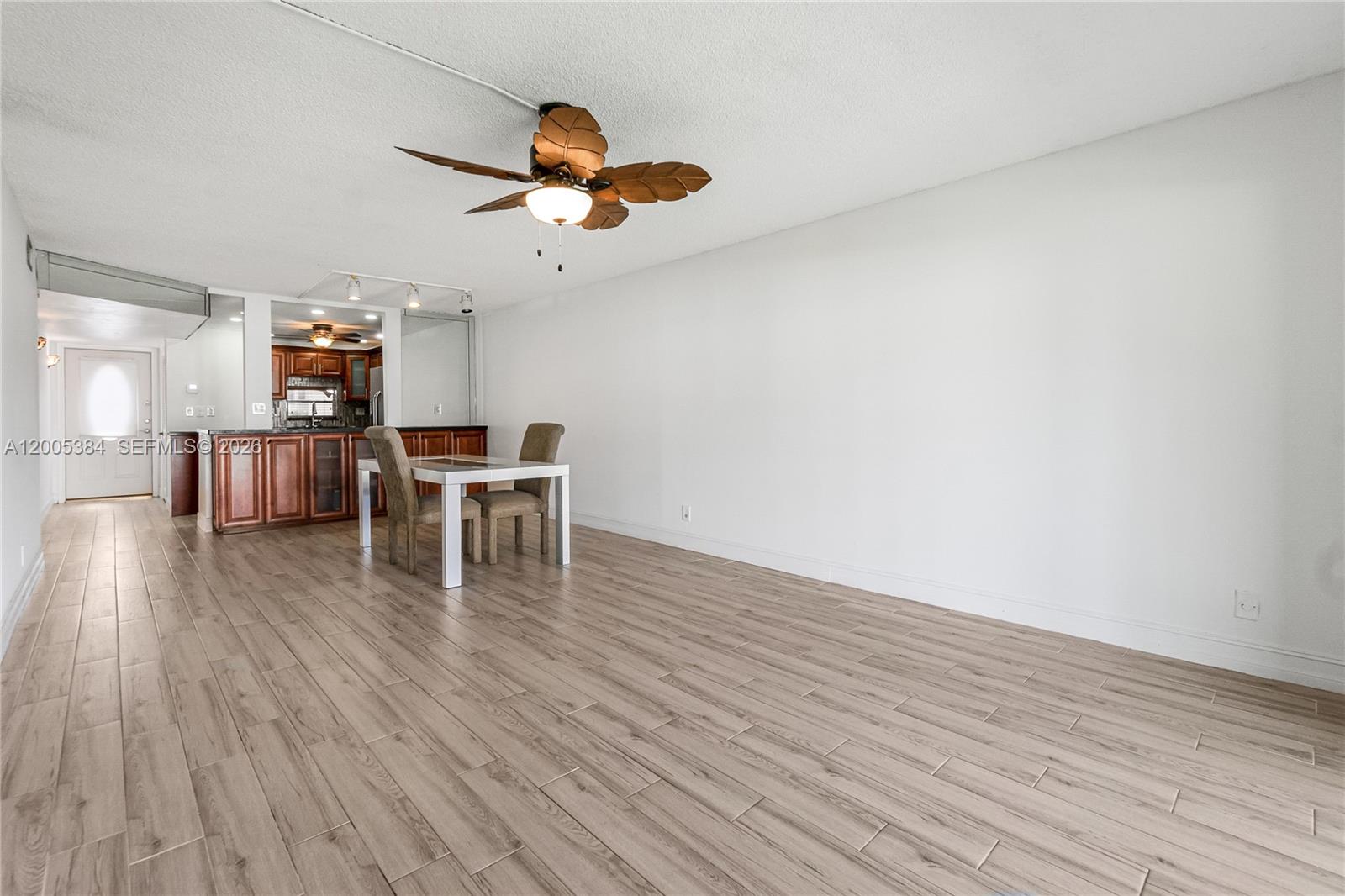 HOLLYBROOK GOLF AND - Residential