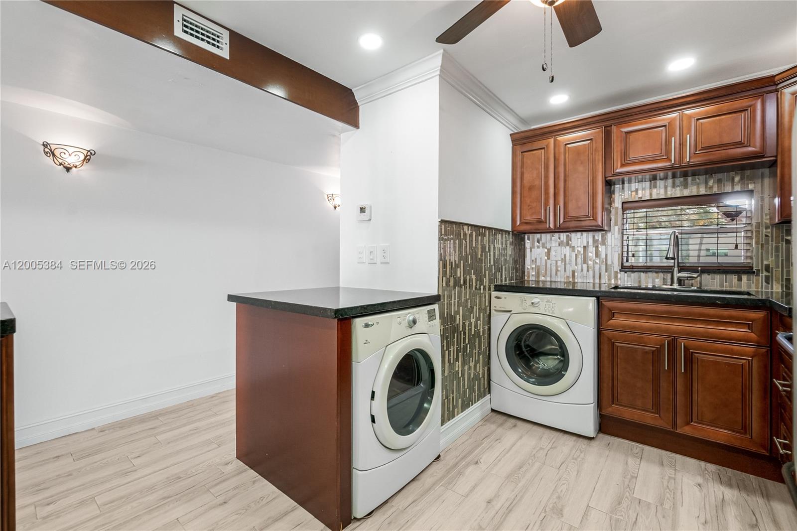 HOLLYBROOK GOLF AND - Residential