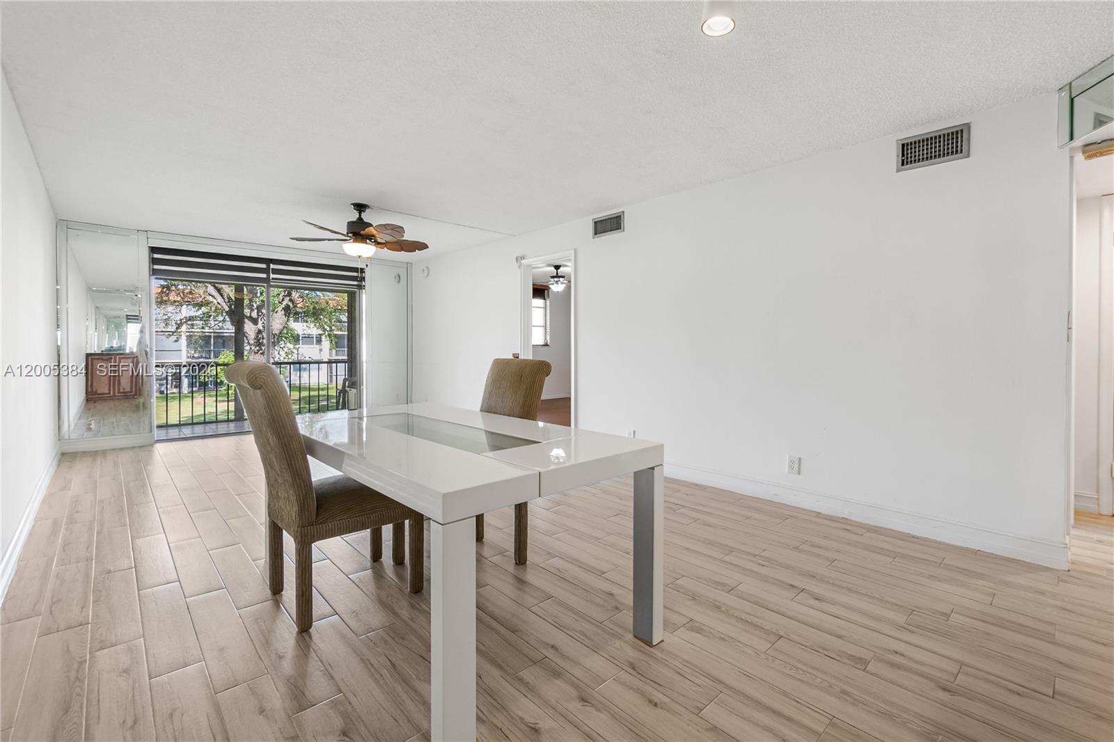 HOLLYBROOK GOLF AND - Residential