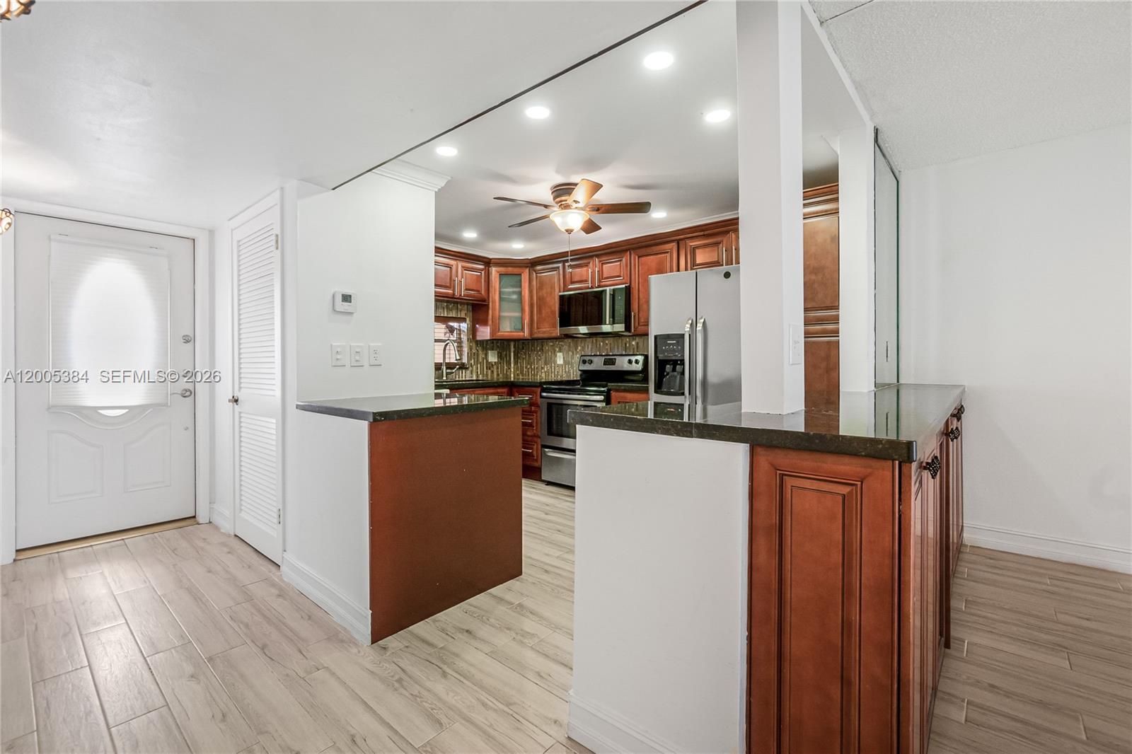 HOLLYBROOK GOLF AND - Residential
