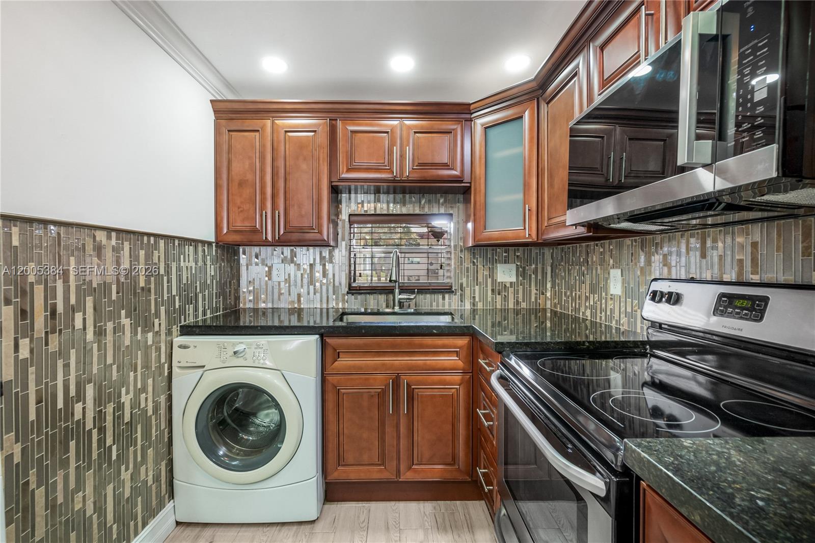 HOLLYBROOK GOLF AND - Residential