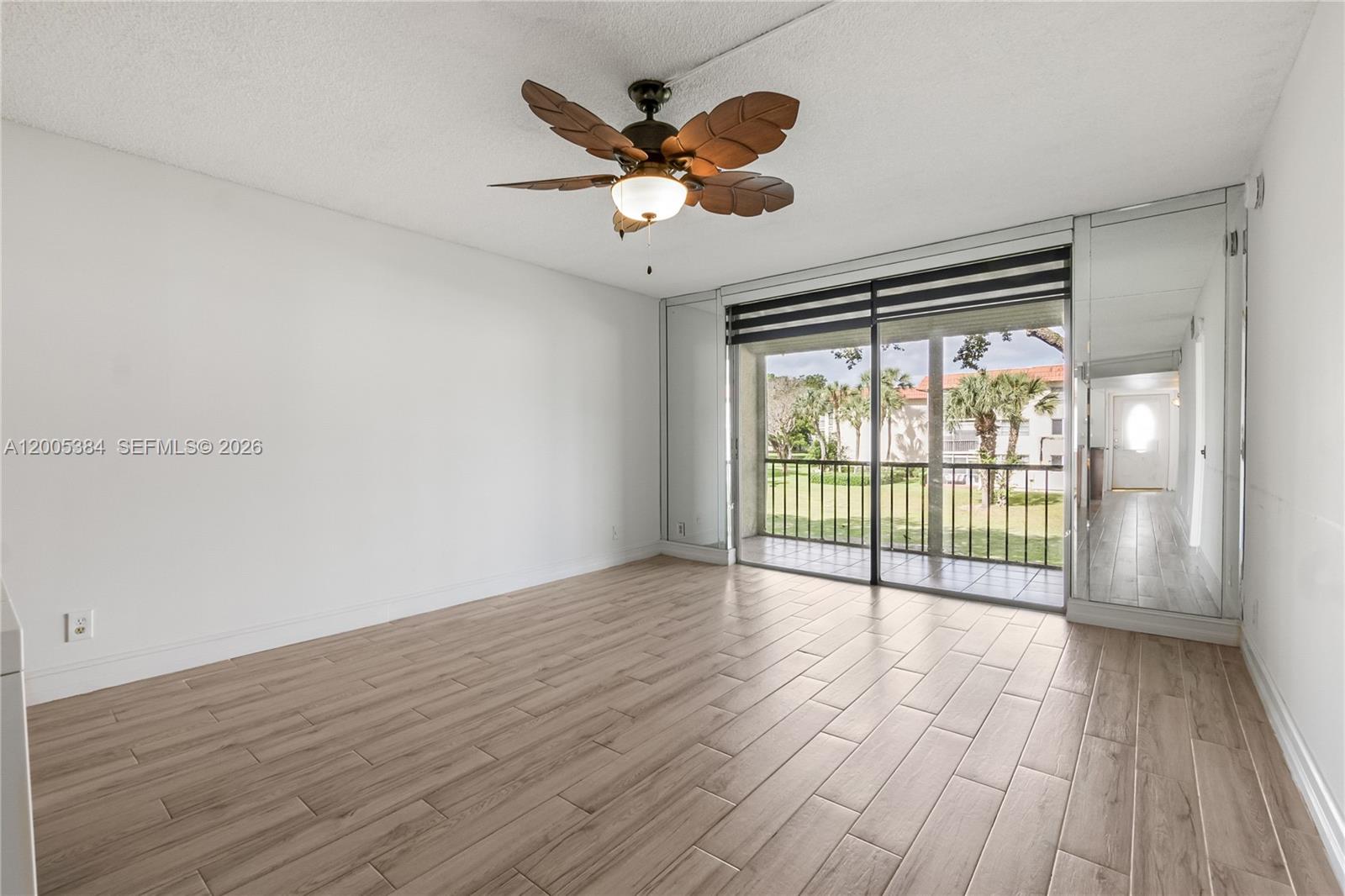 HOLLYBROOK GOLF AND - Residential