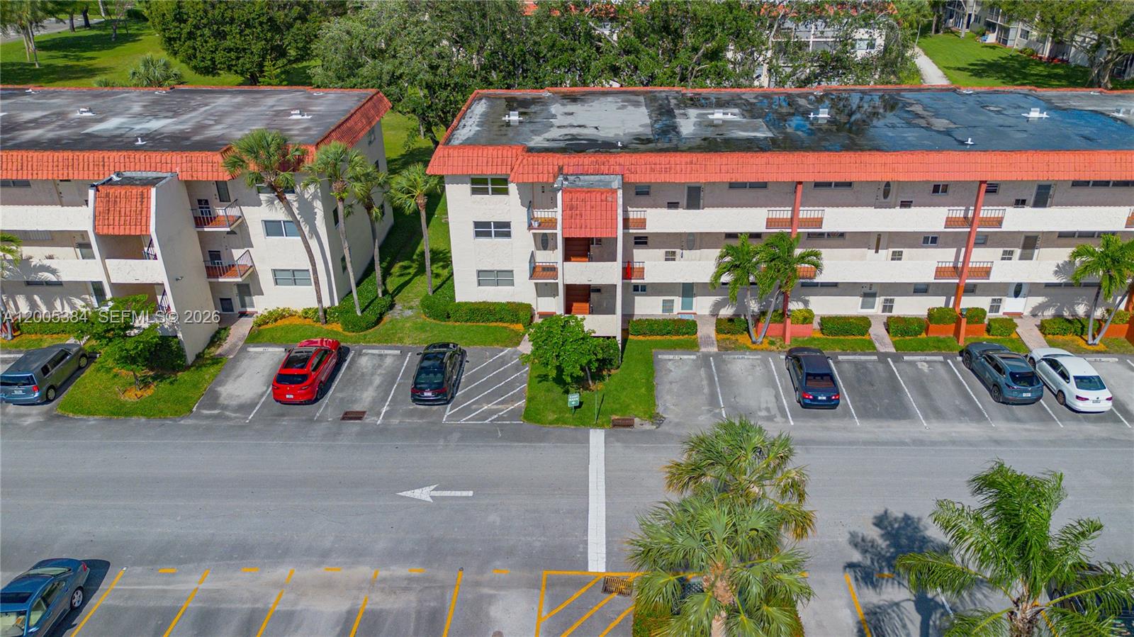 HOLLYBROOK GOLF AND - Residential