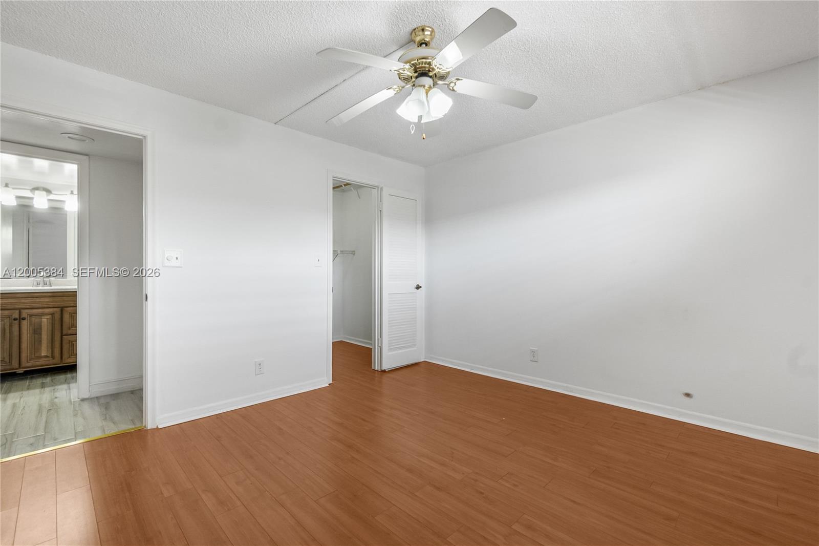 HOLLYBROOK GOLF AND - Residential