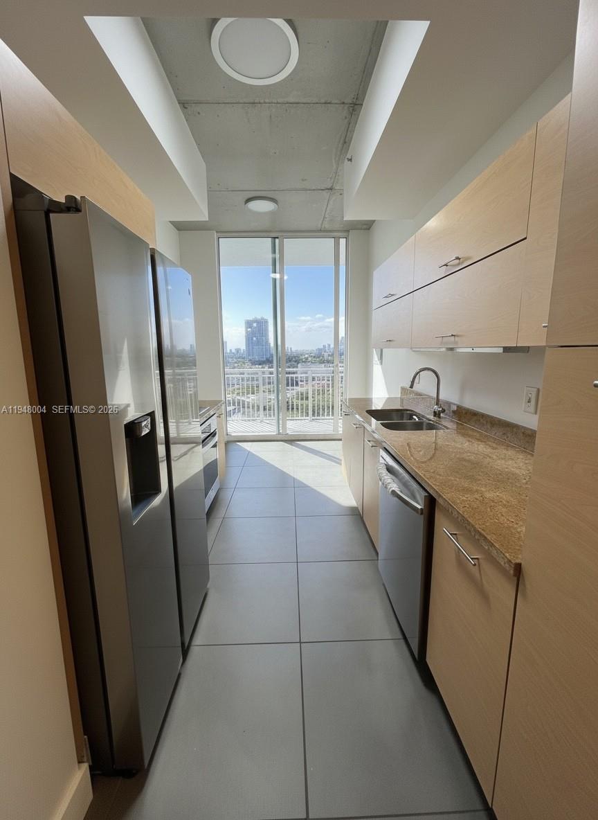 UPTOWN LOFTS CONDO - Residential Lease