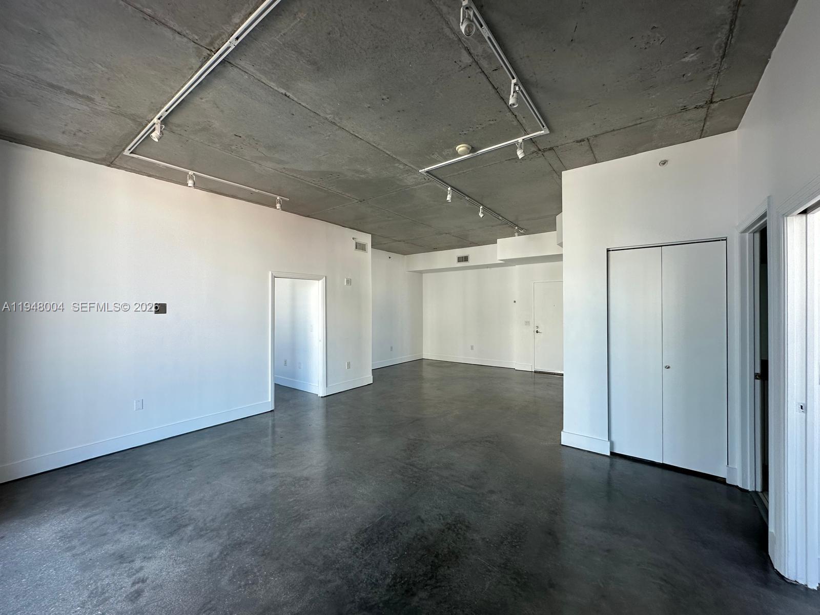 UPTOWN LOFTS CONDO - Residential Lease
